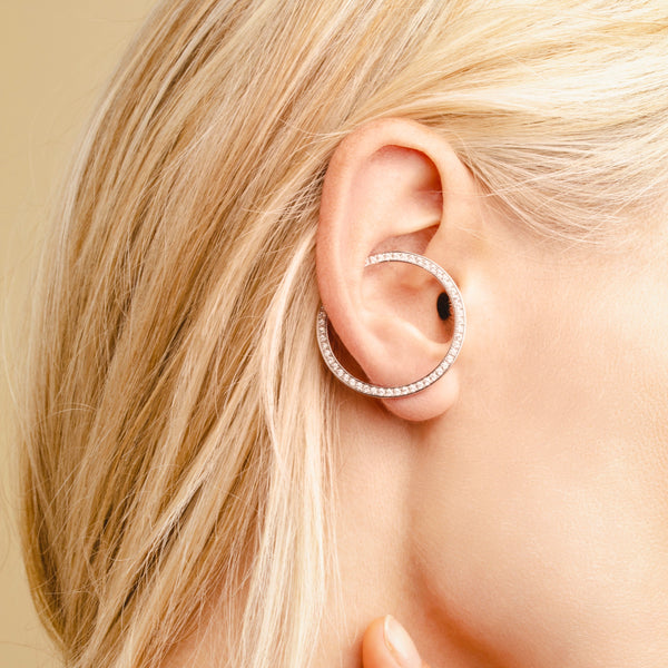 Ear Hole orecchino in oro e diamanti